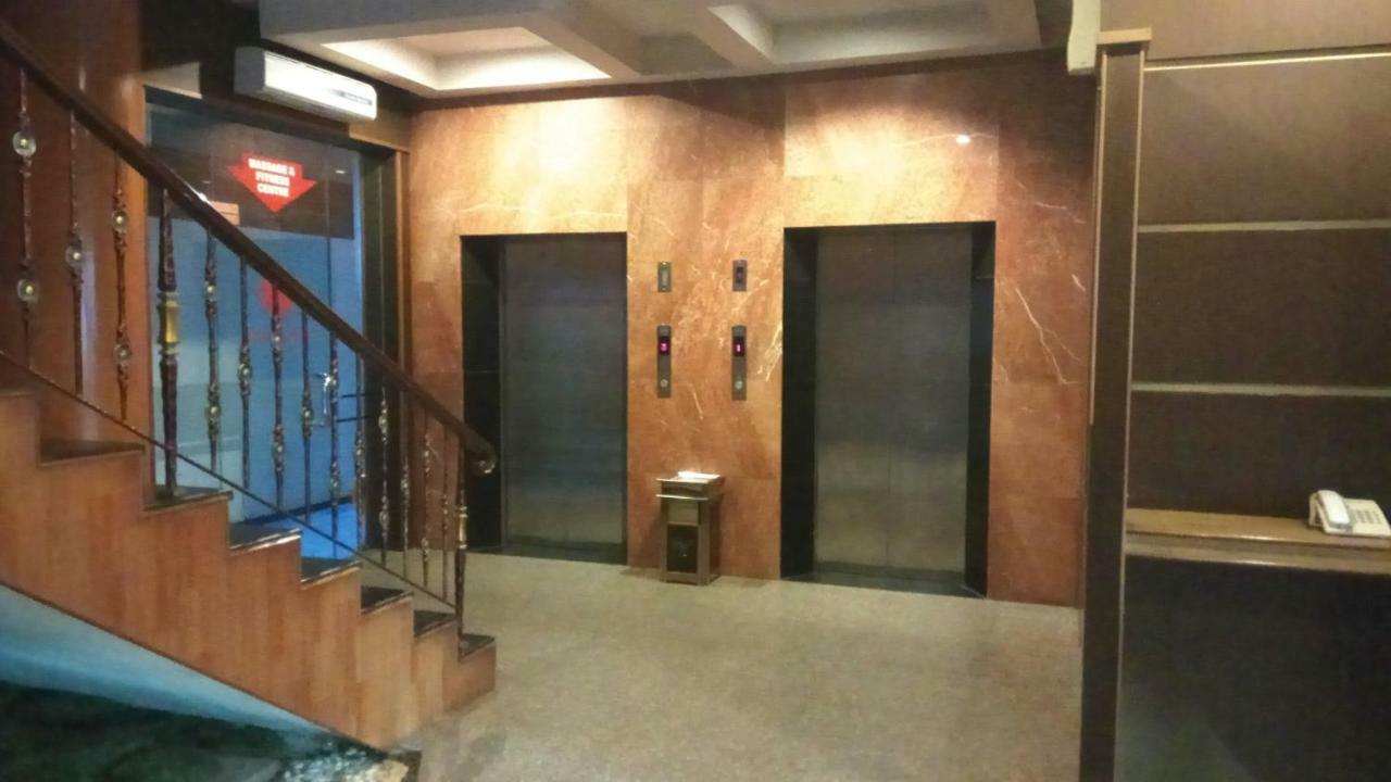 Utama Hotel Batam Exterior foto