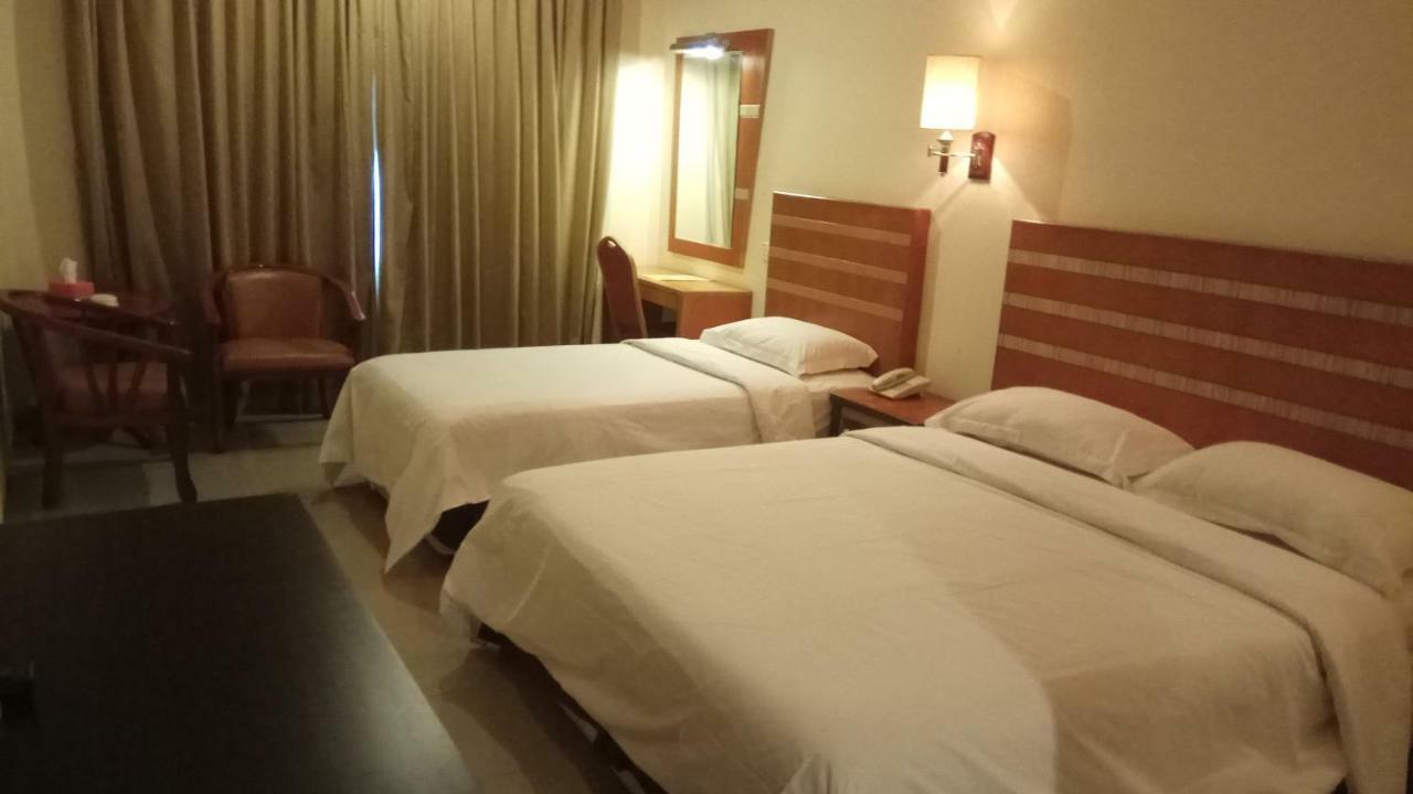 Utama Hotel Batam Quarto foto